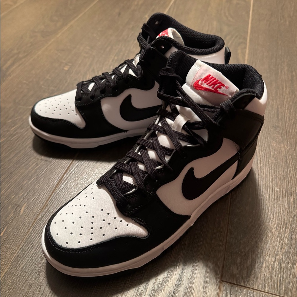Nike Women’s Dunk High “Panda”